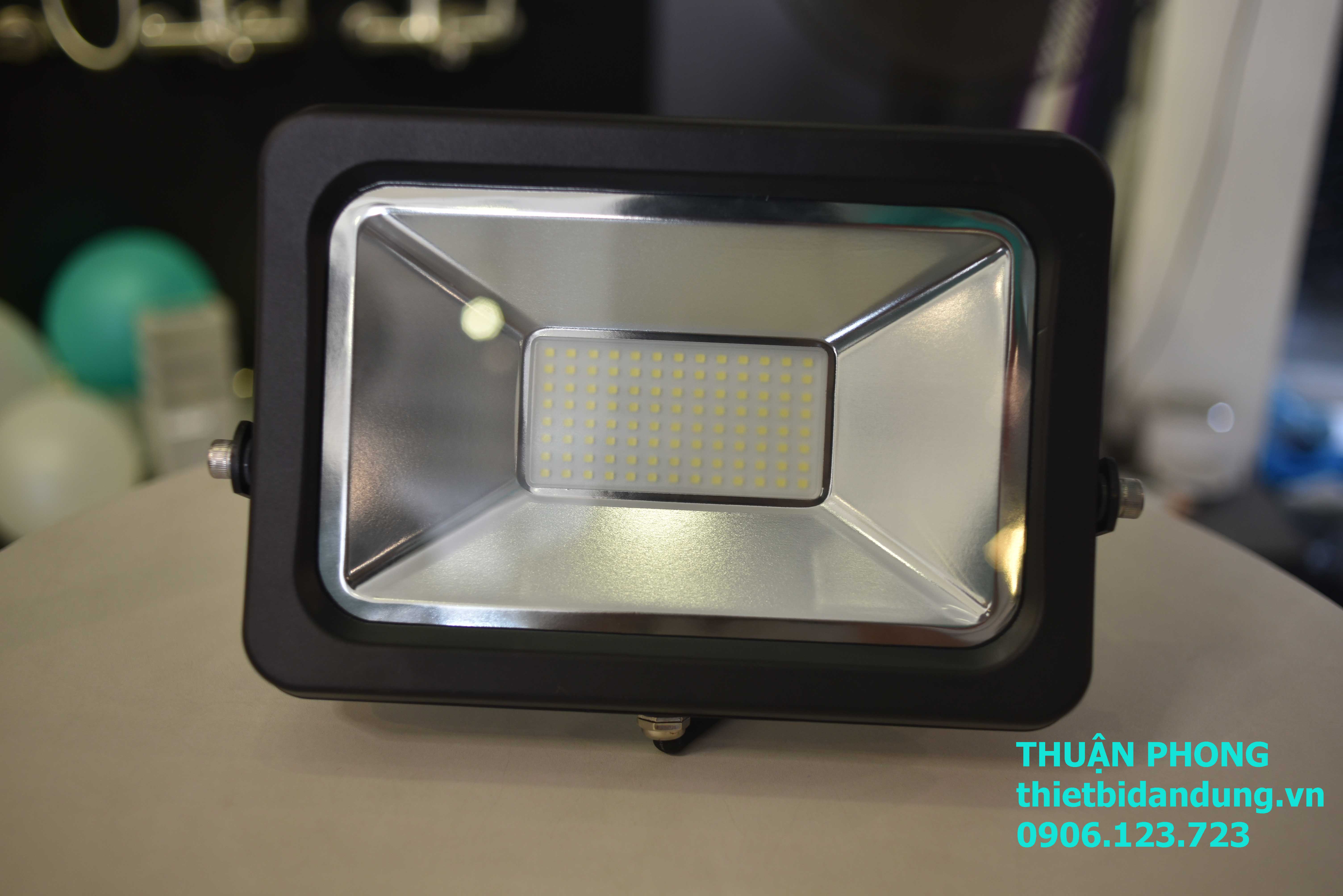 Đặc điểm và công dụng đèn led pha 50w MPE 100% giá gốc