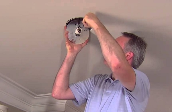 Hướng dẫn thay thế đèn LED âm trần tại nhà
